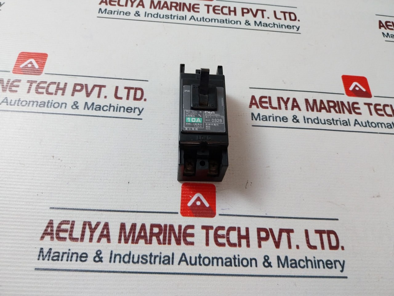 Fuji Electric D32b 2-Pole Circuit Breaker Ac 220v 10a