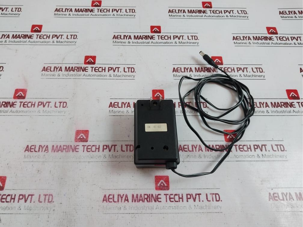 Hioki 9141 Ac Adapter 91-38140 Y.D.K 100V 50/60Hz 9Va Dc8V 550Ma