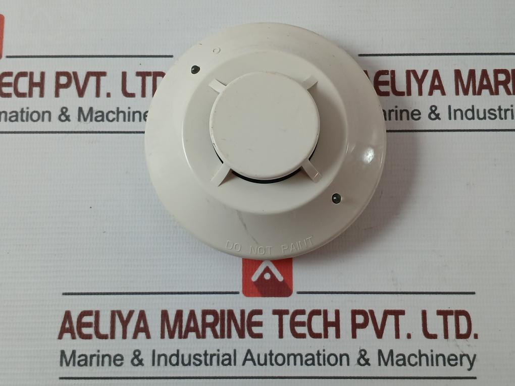 Honeywell Photoelectric Smoke Detector 120 F (49 C) Tc806B1076