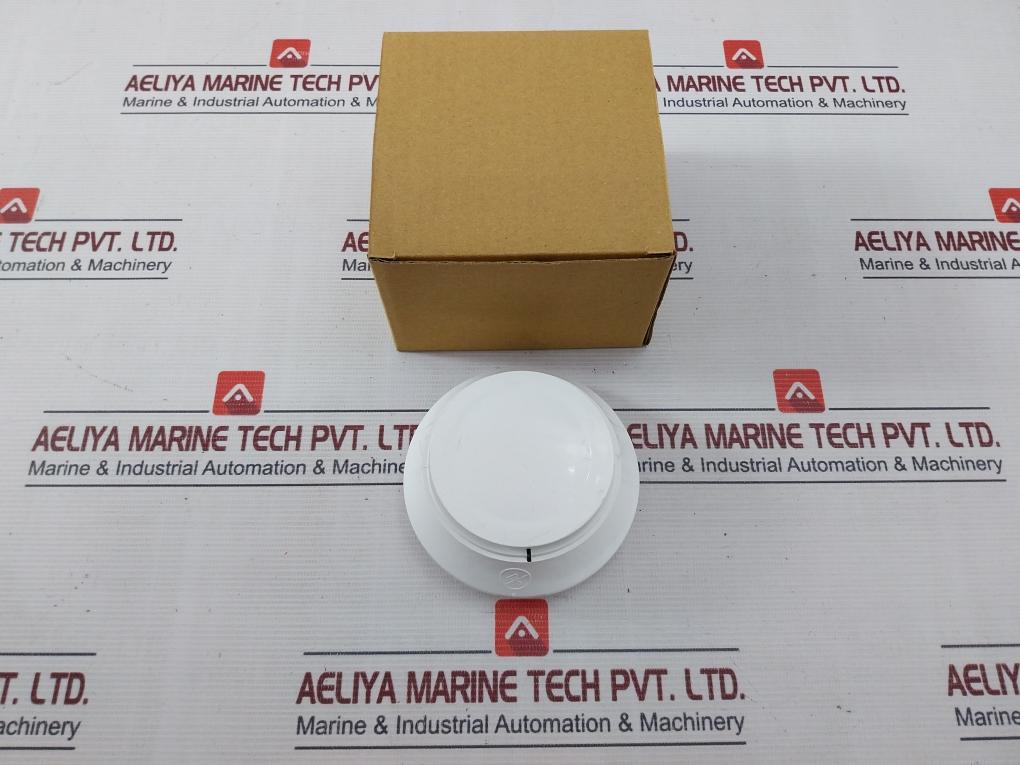 Honeywell Tc806B3010 Photoelectric Smoke Detector Head 122Â°F 2.86-4.0%/Ft