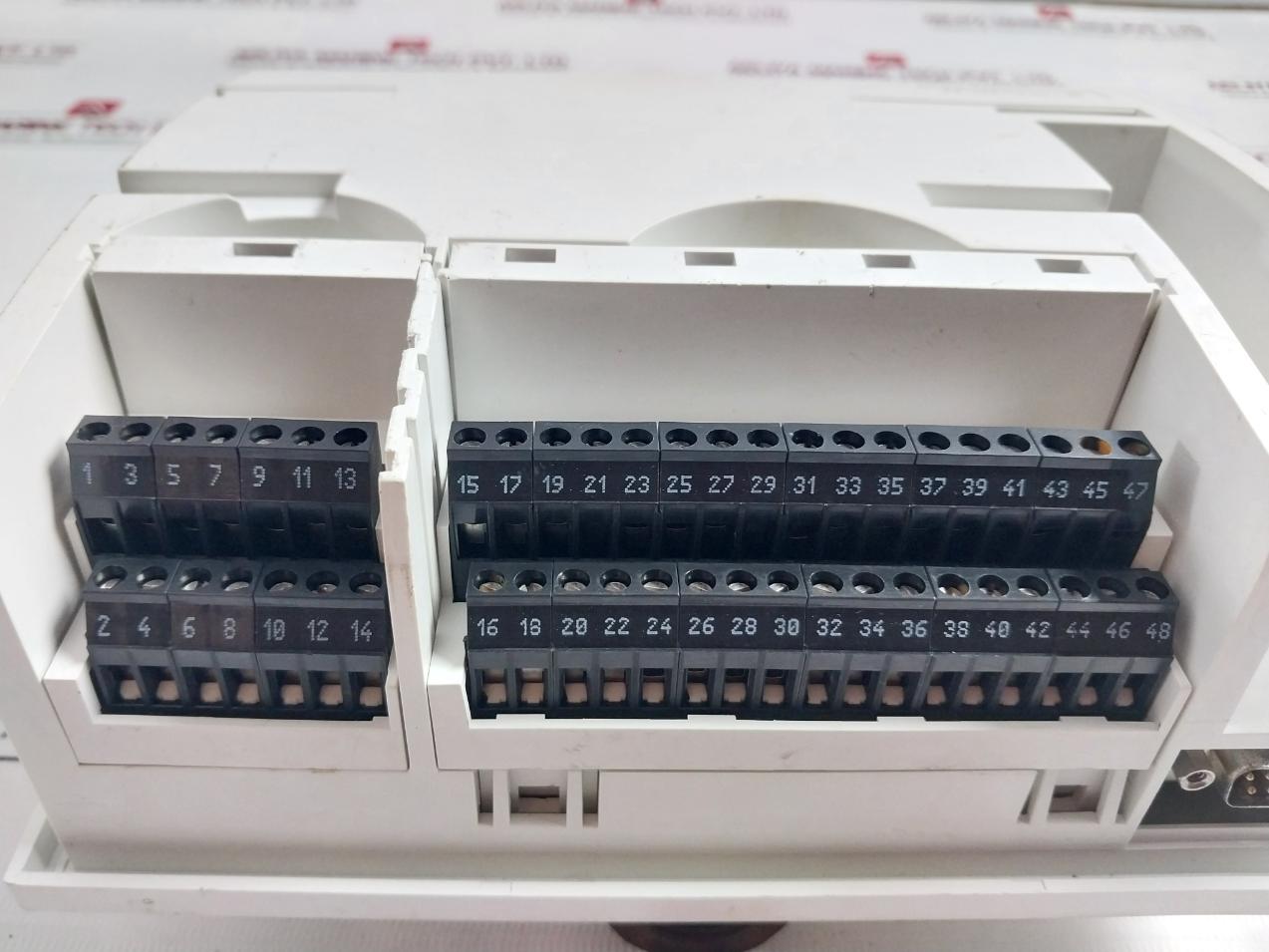 Honeywell Xl50 Programmable Controller 50/60Hz Ip30 Max. 10Va