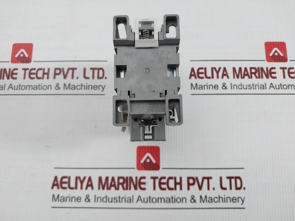 Himc 18 3-Pole Magnetic Contactor By Hyundai 50/60hz 750v
