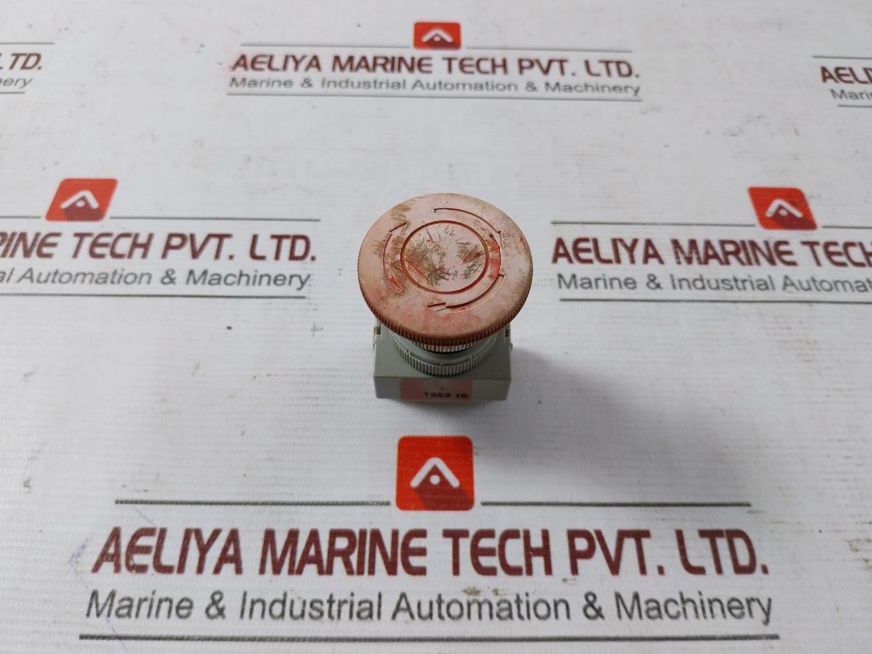 Idec Izumi 41-10650 Push Button Switch Ac 125V 5A Volt 240 380 600