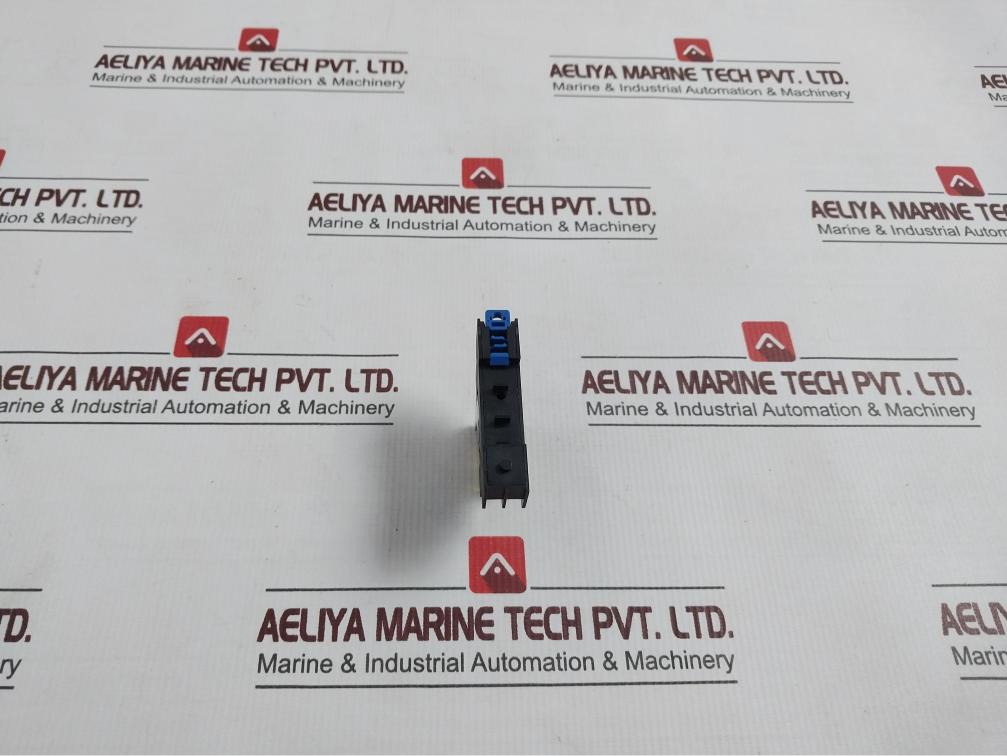 IDEC RJ2S-CLR-A110 General Purpose Relay 250V 8A