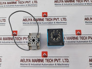Idec Rte-p1Ad24 Electronic Timer With Socket Sr2P-05