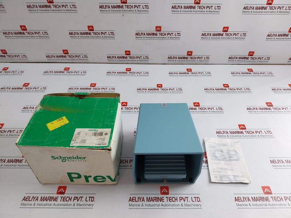 Ip66-Single-Foot-Switch-With-Cover-By-Telemecanique-Xpem511-1