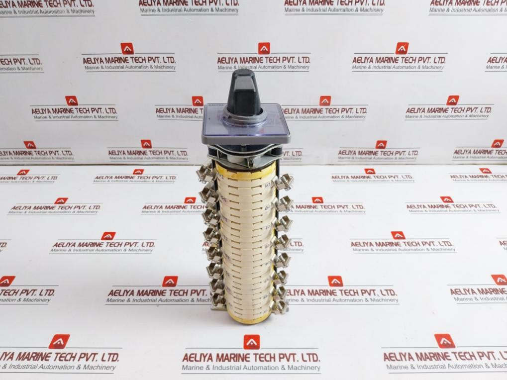 Kaycee & Rotary Switch Srpm3825kr2/Ta3 40a, 440v – Aeliya Marine
