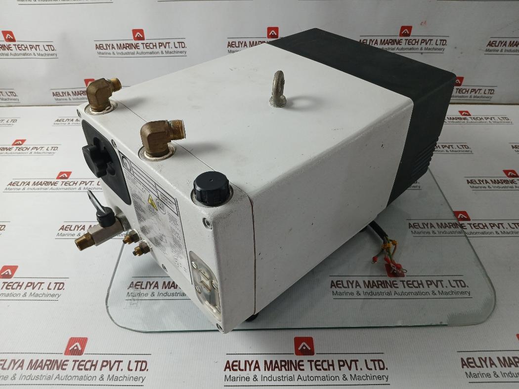 Leybold Sv25 9550363 Sogevac Vacuum Pump 3000071090810 200V 5.5A 60Hz