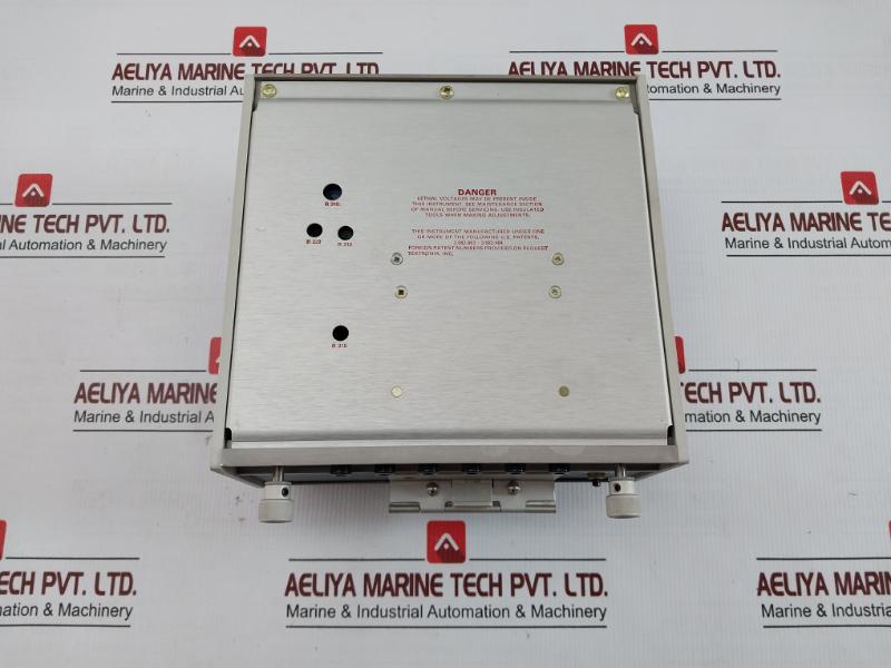 Linear Ic Test Fixture 178 Tektronix  0 To 30v