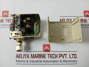 Linero Controls Hs-230 Pressure Control Switch 5-30 Kgf/Cm2 Ac 125V/250V 430 Gm