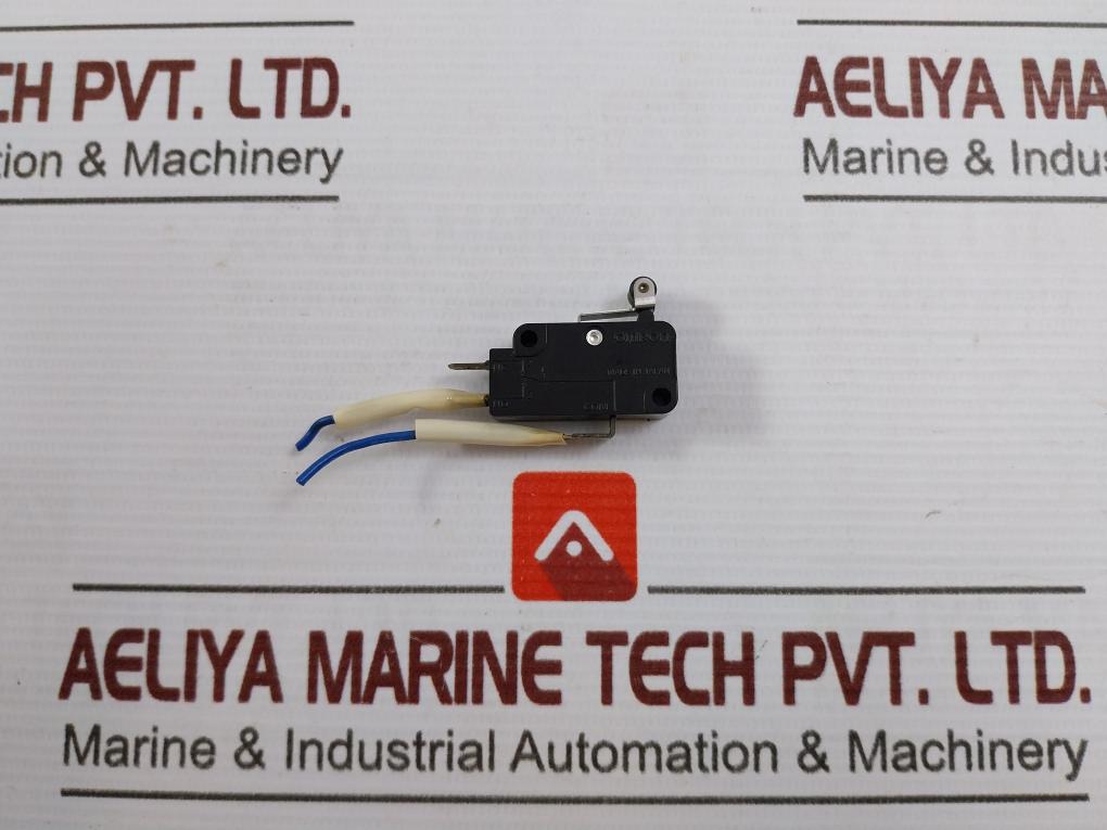 Lot Of 3X Omron D2Mv-1L22-1C3 Miniature Basic Switch 1A 125Vac 30Vdc