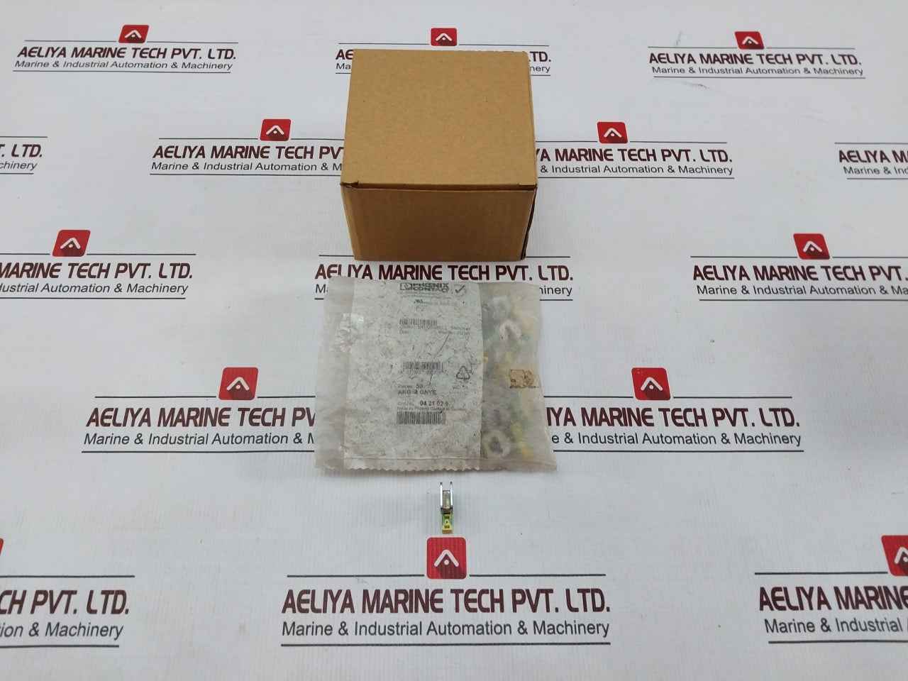 Lot of 50X PHOENIX CONTACT AKG 4 GNYE Connection Terminal Block 300V 20A 4 mm2