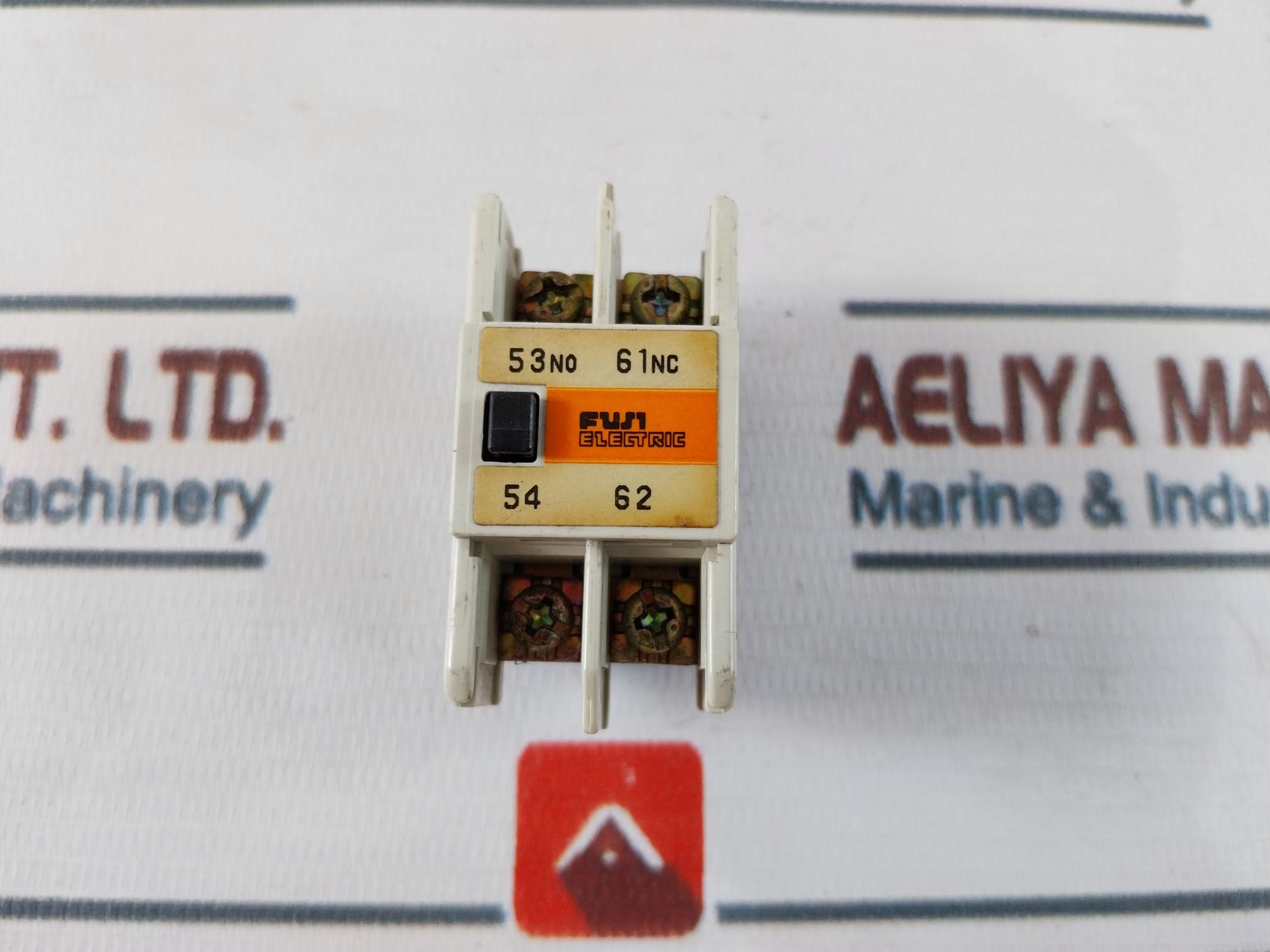 Lot of 9X Fuji Electric SZ-A11/ SZ-AL.AR Auxiliary Contact Block 10A