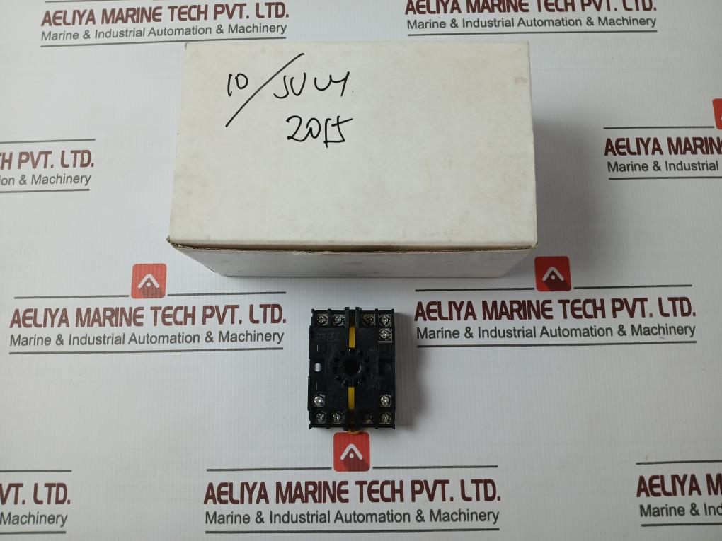 Lot Of 2X Omron P2Cf-11 Relay Socket 10A 250Vac..