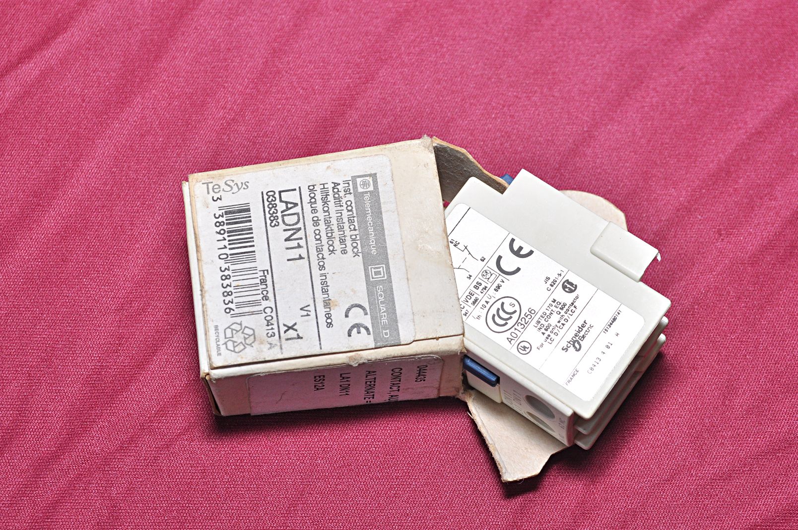 Lot of 2x telemecanique ladn11 la1 dn11 auxiliary contact block