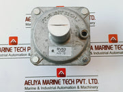 Maxitrol Rv53 Gas Pressure Regulator 1/2 Psig Po 5In - 12In