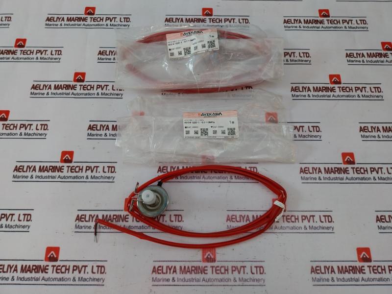 Mayekawa Kh14-s20 Pressure Transmitter 24V Dc Assembly With Mounting Bracket
