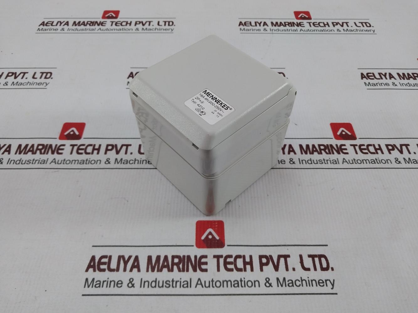 Mennekes 4210 Panel Mounted Socket 16A-6H/200-250V~