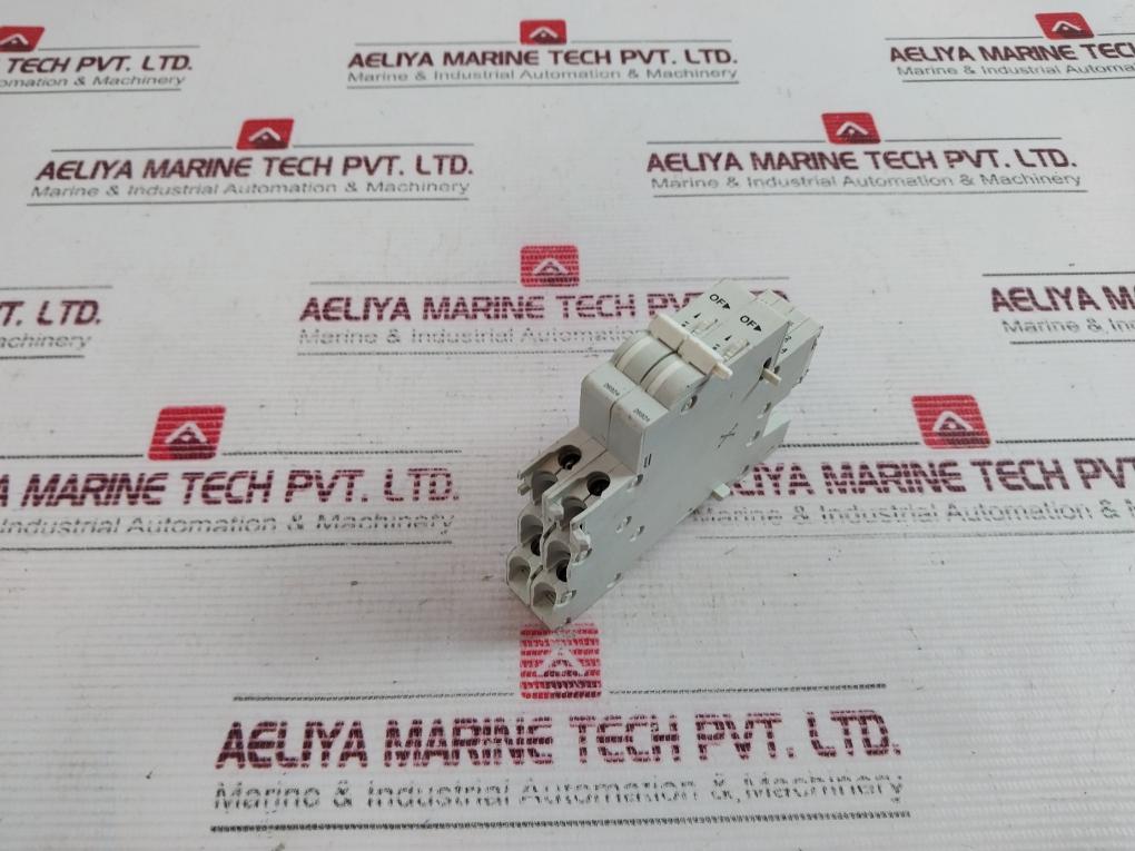 Merlin Gerin 26924 Auxiliary Contact Switch 240V~ 6A Dc12