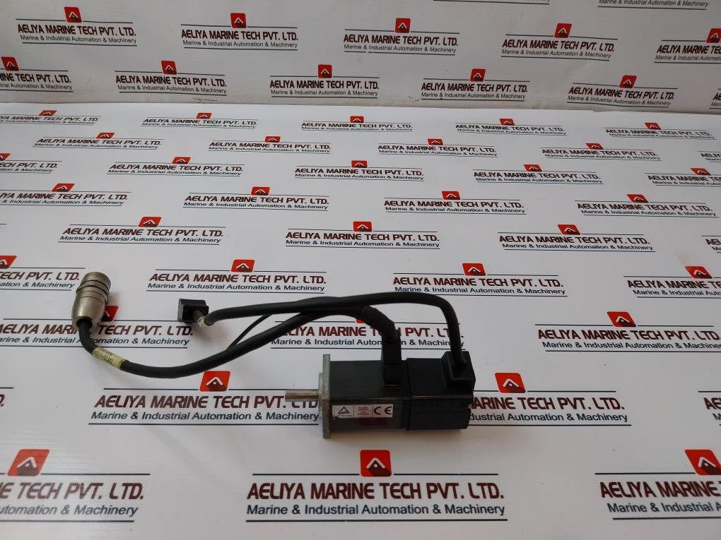 Mitsubishi Electric Hc-mfs13-s13 Ac Servo Motor 3Ac 105V 0.9A 100W Used
