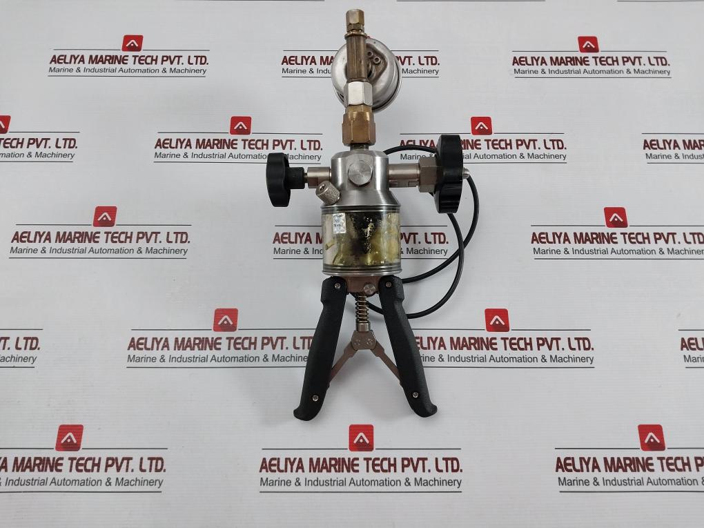 Nagman Hand Held Test Pump Pressure Calibrator