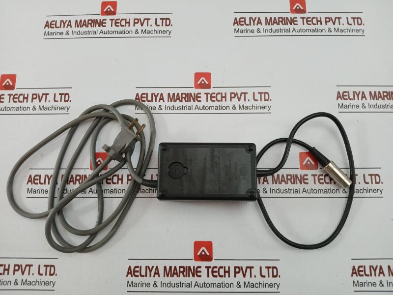 New Condition 12v 0.4a Battery Charger Zg 0283 Bruel & Kjaer