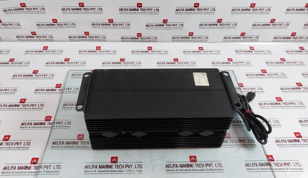 Newmar 115-12-35A Regulated Linear Dc Power Supply