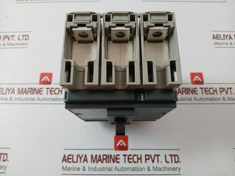 Ns100-160-250 N/H/Na Compact Circuit Breaker 50/60 Hz By Merlin Gerin