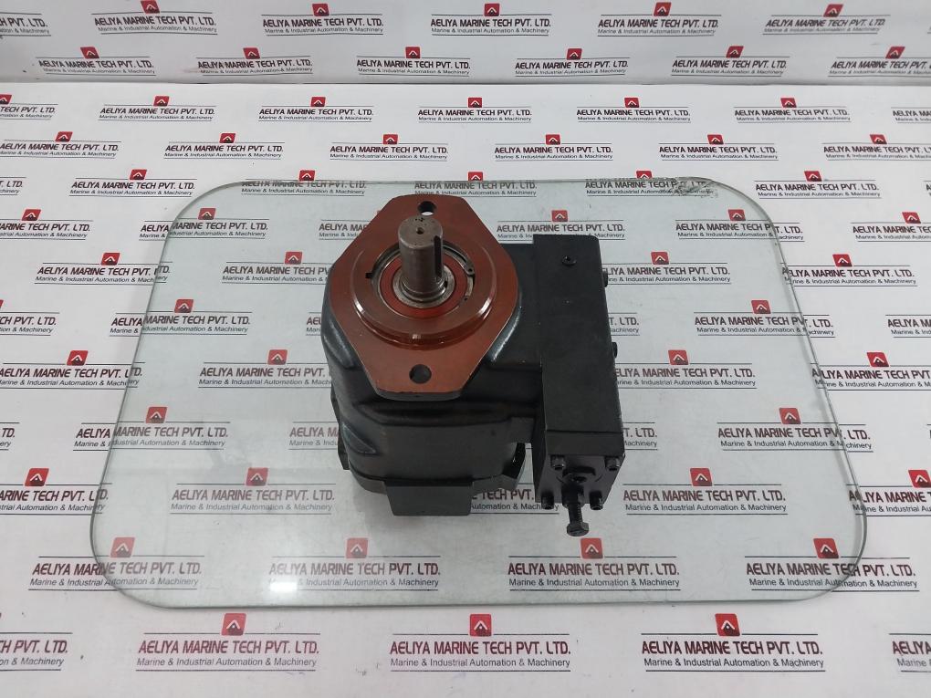 Oilgear Pvwh15Lsaycnnn Thwb Open-loop Axial-piston Hydraulic Pump