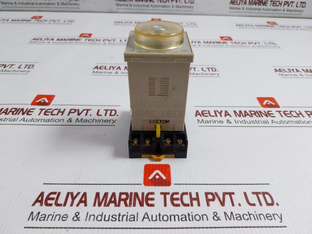 Omron-200-220-240Vac-50-60Hz-10A-Solid-state-Timer-Withe-Base-P2Cf-08-H3Ba-8-208455-1