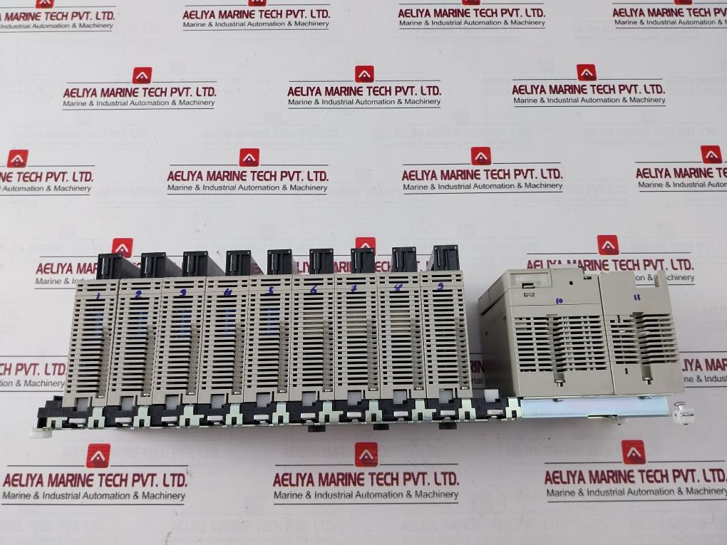 Omron Cs1W-ia211 Plc Programmable Controller I/O Unit Ac100-240V 50/60Hz 120Va