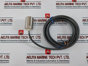 Omron E2E-x10F1 Photoelectric Sensor