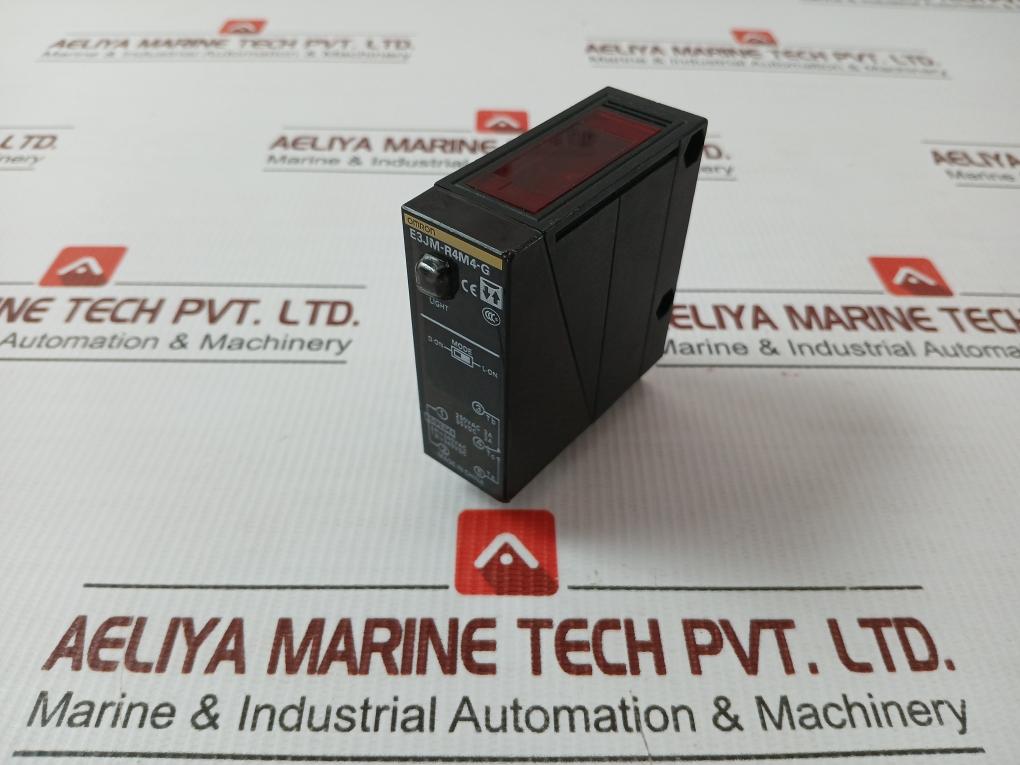 Omron Power Supply Photoelectric Sensor 250vac 3a E3jm-R4m4-G