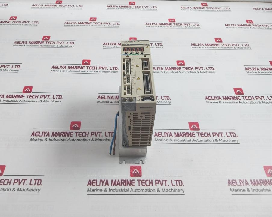 Omron R88D-wt01H Ac Servo Driver 200V-230V Ac 50/60Hz