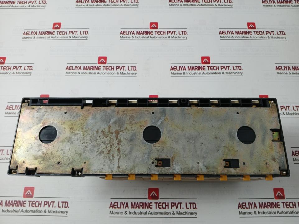 Omron C200H-oc222 Output Unit 250Vac/24Vdc 2A/Point