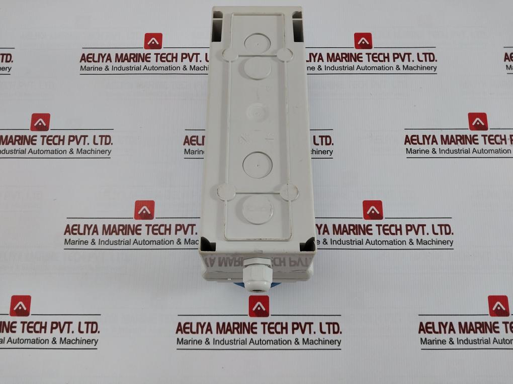 Part No. 83092 Schneider Electric  200-250v/Ip65 Unika Interlocked Socket