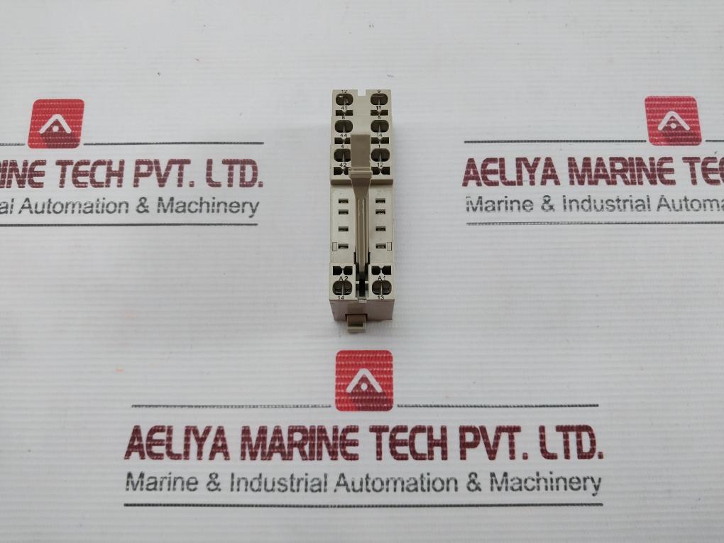 Relay Socket By Omron Part Number : Pyf08s