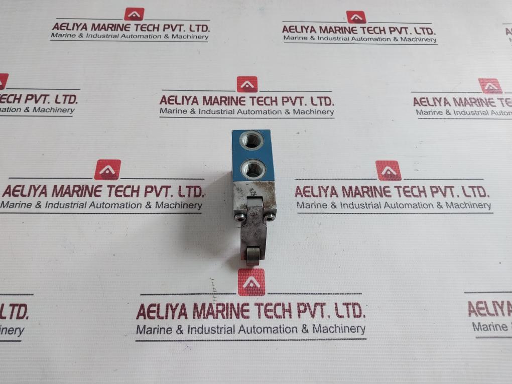 Rexroth 3630070010 Pneumatic Directional Valve With Roller-used