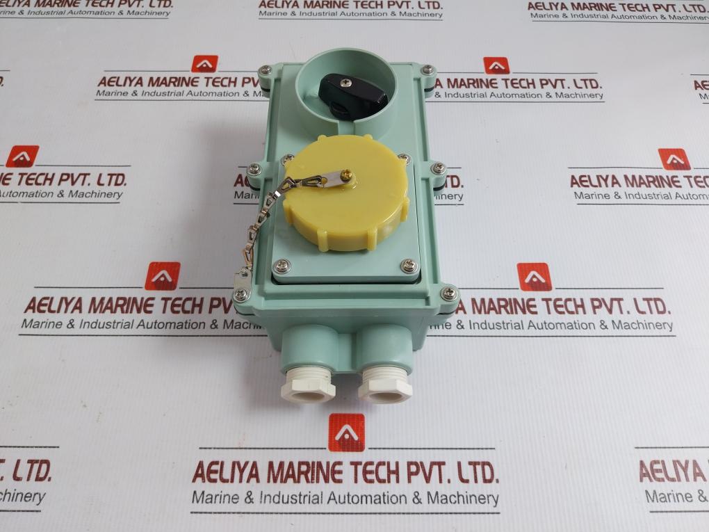 Rl-2-2P-Socket-Outlet-With-Interlock-100-130V-Senko-Guichi-208918-1