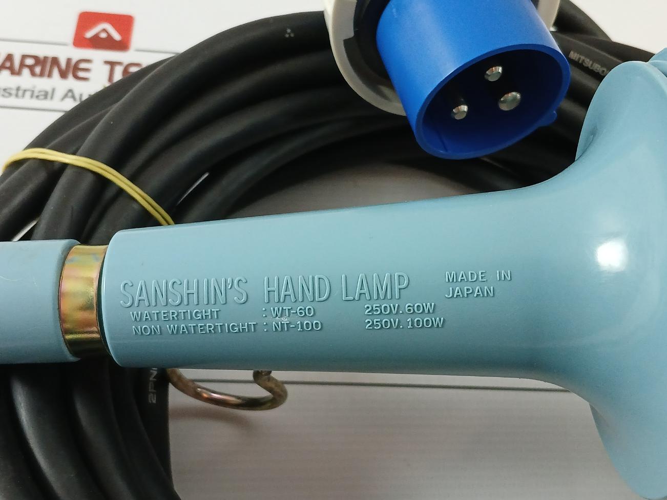 Sanshin Wt-60 Hand Lamp 15A-6H/Ac250V 2P+ 250V.100W