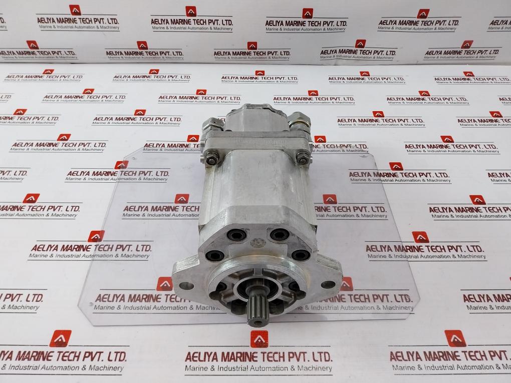 Sauer Danfoss Snp2/11 Hydraulic Triple Gear Pump 24Jly07 
