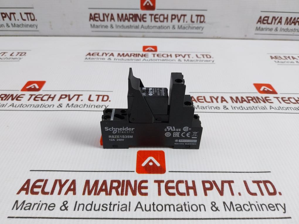 Schneider-Electric-Relay-Socket-Rsze1s35m-12a-250vac-1