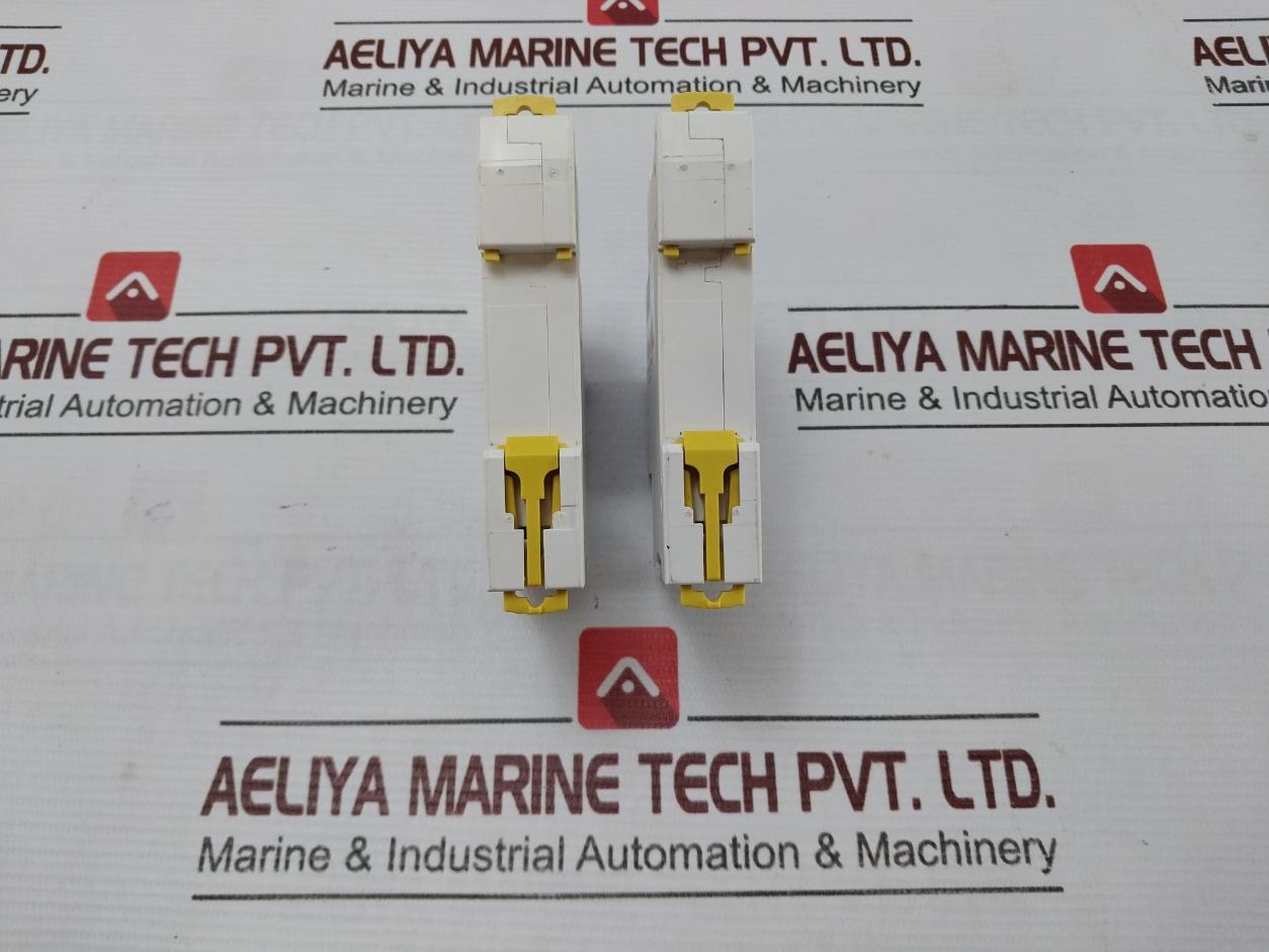 Schneider Electric A9F74104 Miniature Circuit Breaker 6Kv 50/60Hz 50˚C