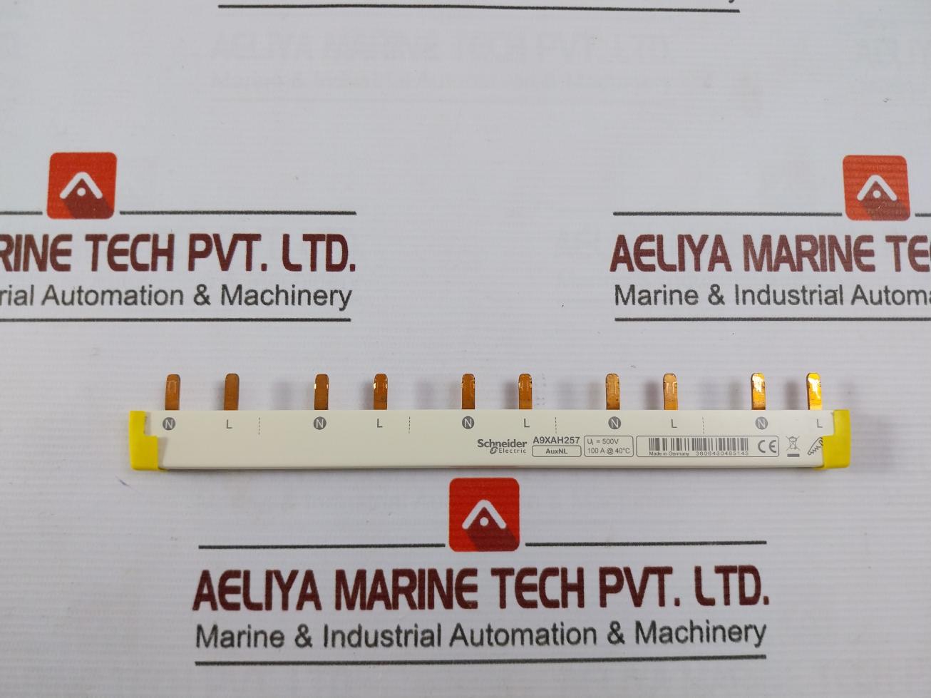 Schneider Electric A9Xah257 Cuttable Horizontal Comb Busbar 100A @ 40˚C