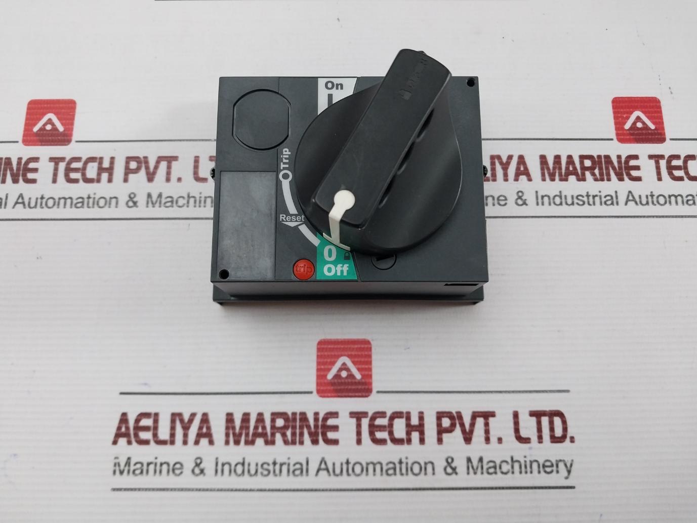 Schneider Electric Direct Standard Rotary Handle Lv429337e