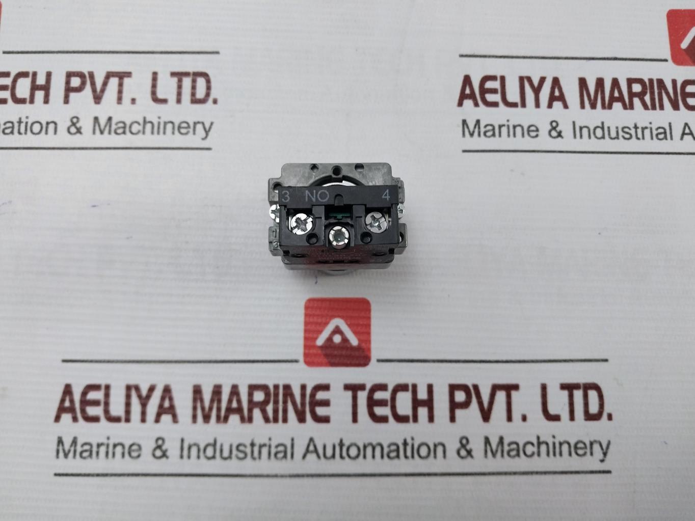 Schneider Electric Zb2-be101C Push Button 10A 600V 6Kv