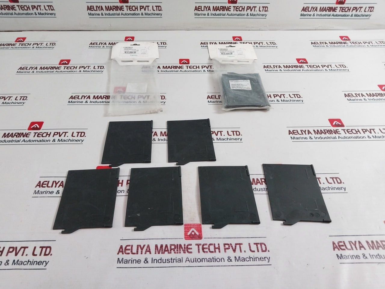 Schneider Electric Lv432570 6 Interphase Barriers Set