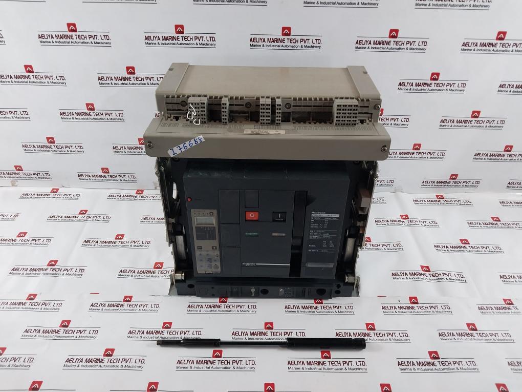 Schneider Electric Nw32 H1 3P Masterpact Circuit Breaker Trip Unit 1000V 12Kv