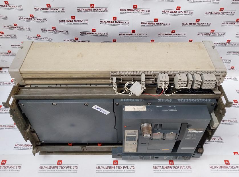 Schneider Electric Nw50 H1 Masterpact Circuit Breaker 1000V 12Kv 50-60Hz