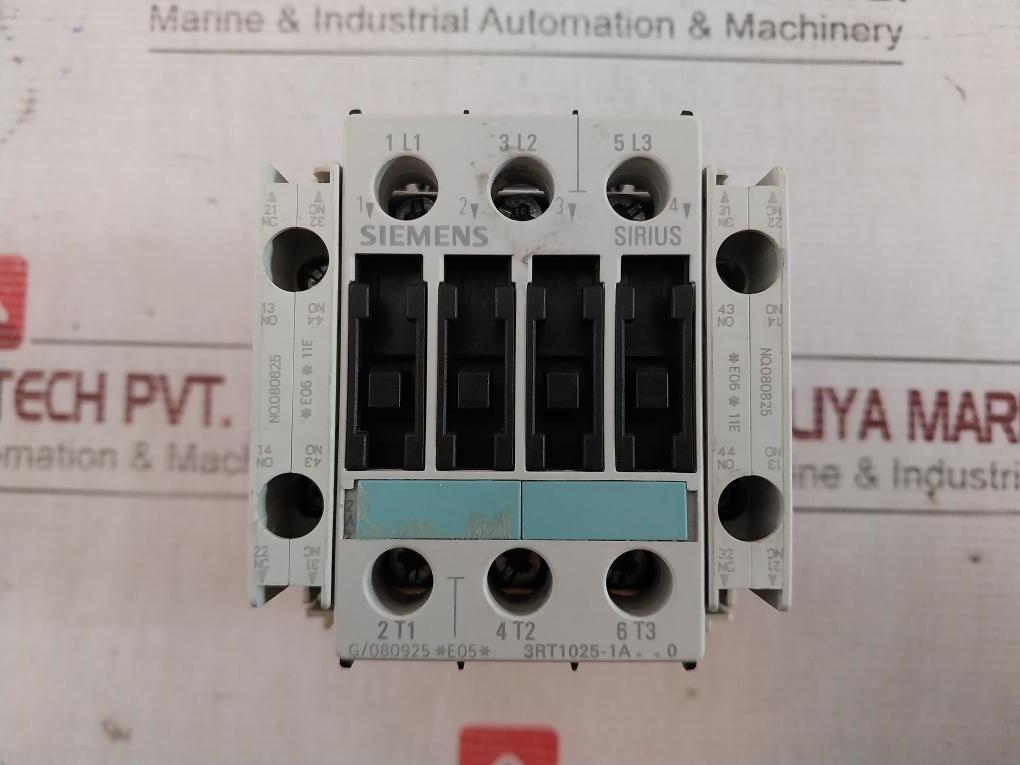 Siemens 3Rt1025-1A..0 Contactor With Auxiliary Contact Block 3Zx1012-0Rt02-1Aa1 24V 50/60Hz